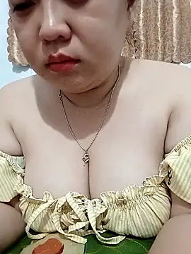 VyOanh2K online show from 10/20/25, 02:39