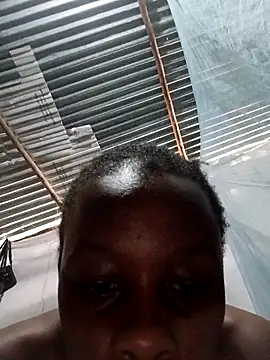 petitebaby001 online show from 02/18/26, 06:42