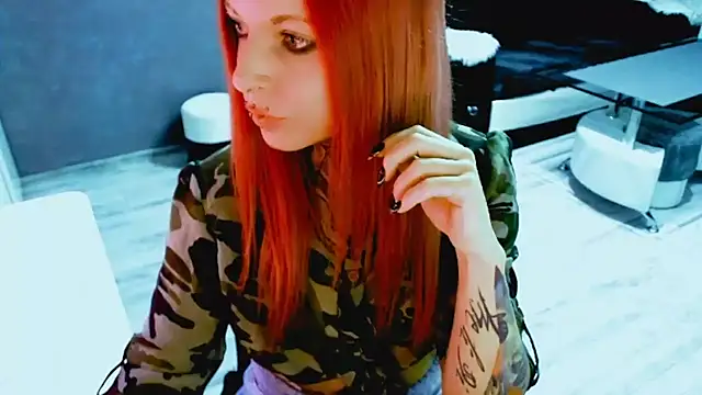 Snapshot of InesGold chatting on 11/18/25, 09:19 InesGold online show from 11/18/25, 09:19