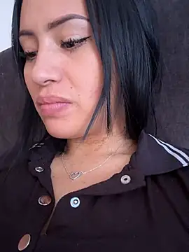 Sara luna  online show from 12/29/24, 02:10