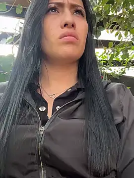 Sara luna  online show from 03/13/25, 09:37