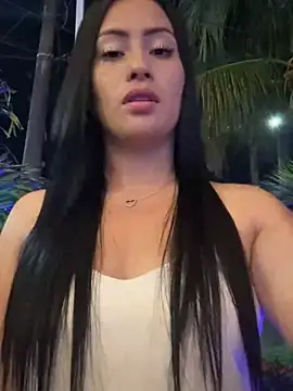 Snapshot of Sara_luna_ chatting on 11/10/25, 01:26 Sara luna online show from 11/10/25, 01:26