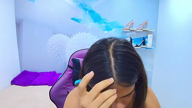 DEMI LEED online show from 09/18/25, 01:13