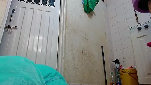 GabyThoms online show from 01/15/25, 01:02