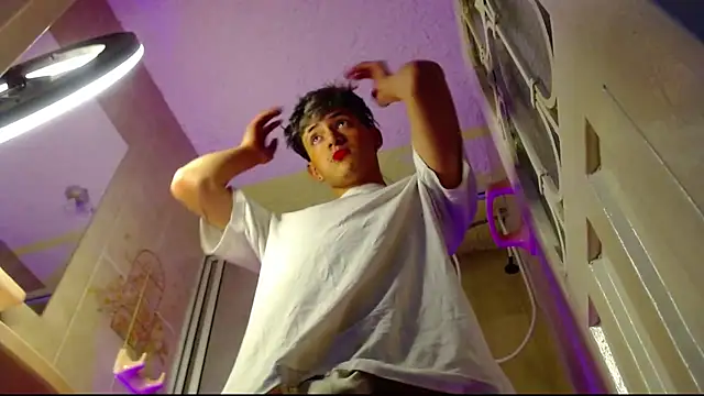 GabyThoms online show from 01/25/25, 07:49