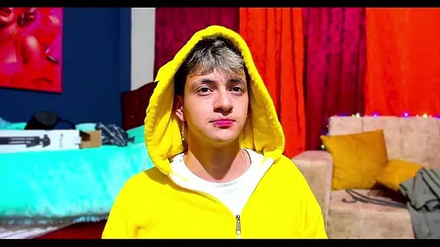 GabyThoms online show from 01/31/25, 03:52