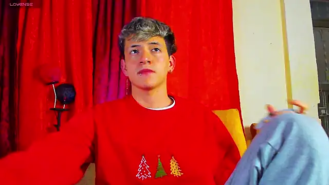 GabyThoms online show from 02/07/25, 01:47