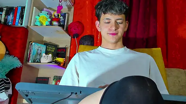 GabyThoms online show from 03/05/25, 04:45