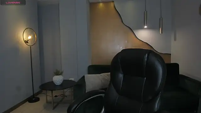 HannahJamesX online show from 02/23/25, 04:46