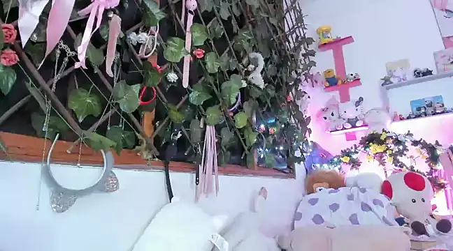 Snapshot of LunaDeCristall chatting on 12/04/24, 09:46 LunaDeCristall online show from 12/04/24, 09:46