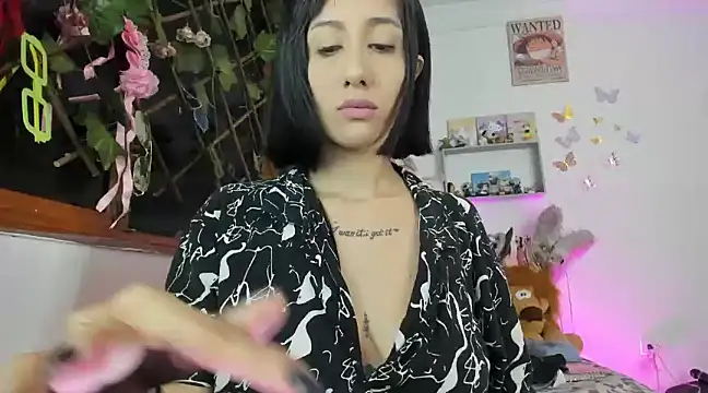 Snapshot of LunaDeCristall chatting on 02/22/25, 11:02 LunaDeCristall online show from 02/22/25, 11:02