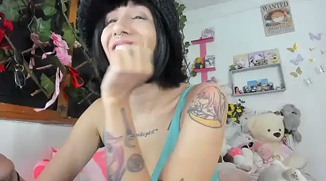 Snapshot of LunaDeCristall chatting on 02/27/25, 06:50 LunaDeCristall online show from 02/27/25, 06:50