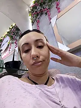 Snapshot of LunaDeCristall chatting on 11/19/25, 09:37 LunaDeCristall online show from 11/19/25, 09:37