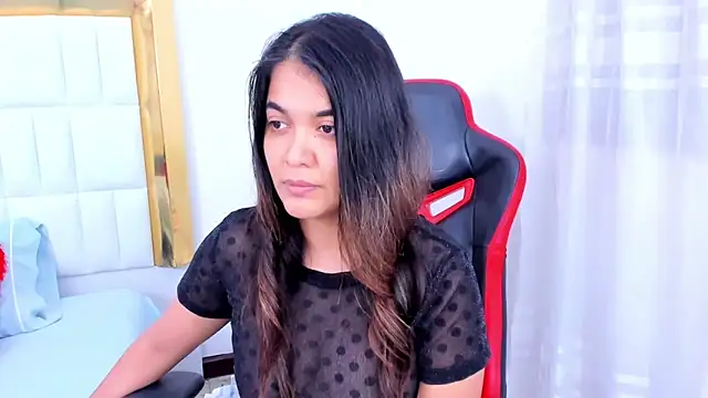 Snapshot of MadelineJackson chatting on 12/15/24, 02:30 MadelineJackson online show from 12/15/24, 02:30