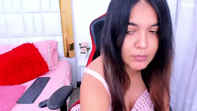 Snapshot of MadelineJackson chatting on 01/25/25, 02:58 MadelineJackson online show from 01/25/25, 02:58