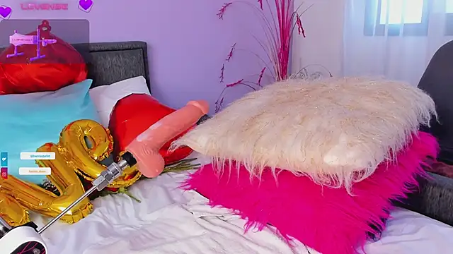 Snapshot of Hanna_Stanx chatting on 02/14/25, 10:36 Hanna Stanx online show from 02/14/25, 10:36