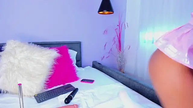 Snapshot of Hanna_Stanx chatting on 02/19/25, 07:38 Hanna Stanx online show from 02/19/25, 07:38