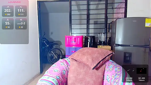 CiaraEbony online show from 10/27/25, 09:46