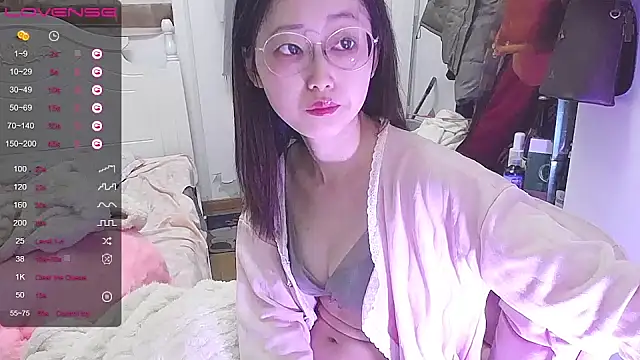 Snapshot of Destin_ chatting on 01/09/25, 01:56 Destin online show from 01/09/25, 01:56