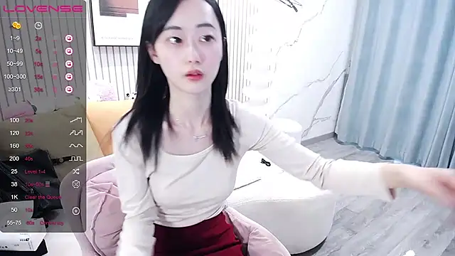 Snapshot of Destin_ chatting on 09/20/25, 04:13 Destin online show from 09/20/25, 04:13