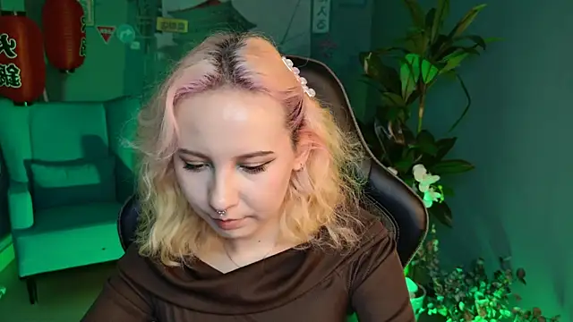 JasmineMilko online show from 02/13/25, 08:17