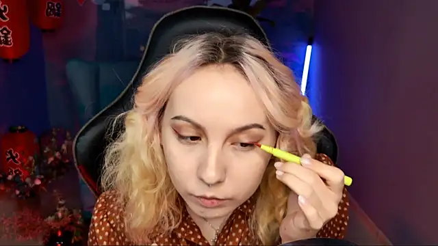 JasmineMilko online show from 03/18/25, 05:09