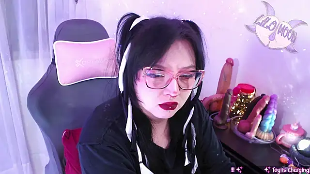 LiloMoon69 online show from 05/01/26, 12:48