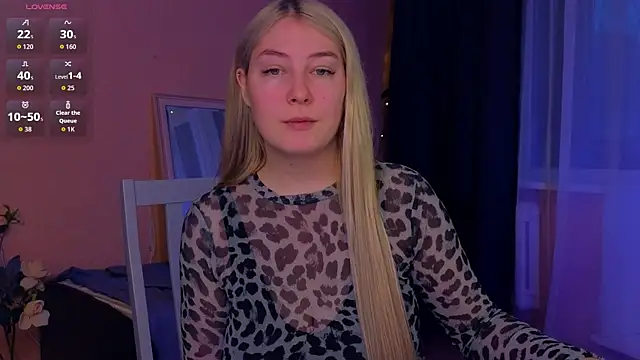 Snapshot of Catherine_River chatting on 12/18/25, 11:16 Catherine River online show from 12/18/25, 11:16