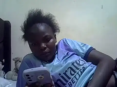 Snapshot of pretty_vivy chatting on 02/16/25, 04:21 pretty vivy online show from 02/16/25, 04:21