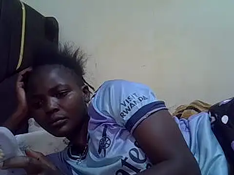 Snapshot of pretty_vivy chatting on 02/17/25, 02:37 pretty vivy online show from 02/17/25, 02:37