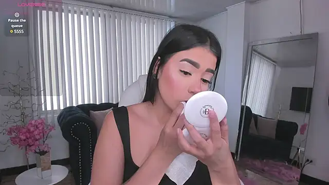 amelie jhons online show from 03/01/25, 08:31