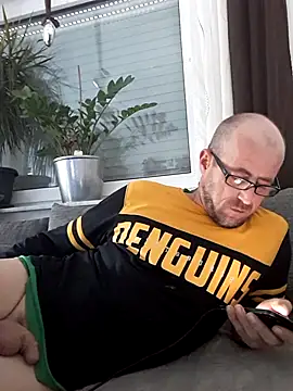 DonKazik online show from 10/26/25, 01:28