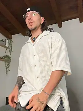 Valentino Xander online show from 03/12/26, 04:51