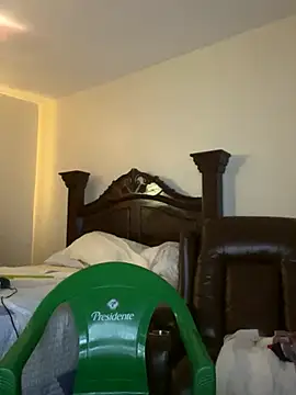 Snapshot of anubi0880 chatting on 09/21/25, 06:53 anubi0880 online show from 09/21/25, 06:53