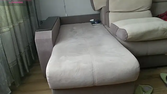 MilaaMilaa online show from 12/18/25, 04:07