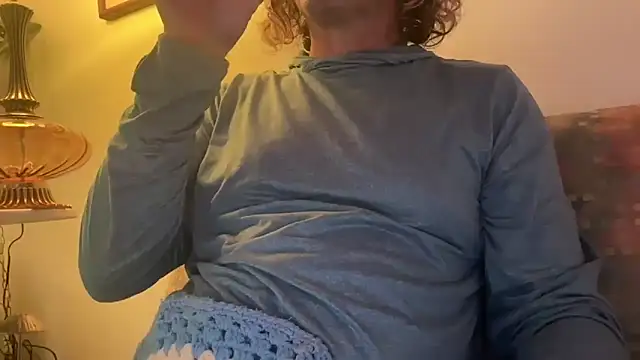 costanza7070 online show from 11/19/25, 06:57