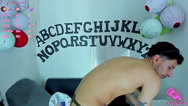 Piggy Eddy online show from 10/19/25, 08:42