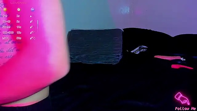 Piggy Eddy online show from 05/05/26, 02:30