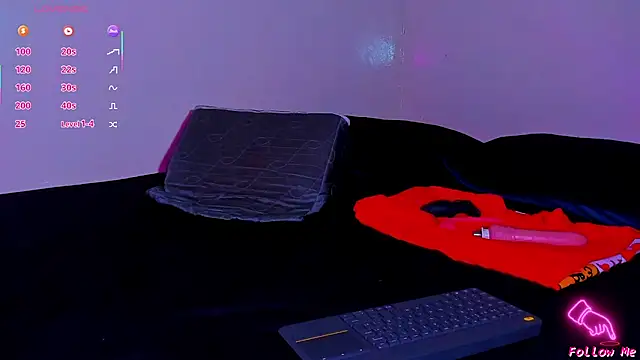 Piggy Eddy online show from 05/05/26, 05:10