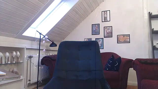 Snapshot of GinaBlonde chatting on 01/29/25, 03:26 GinaBlonde online show from 01/29/25, 03:26