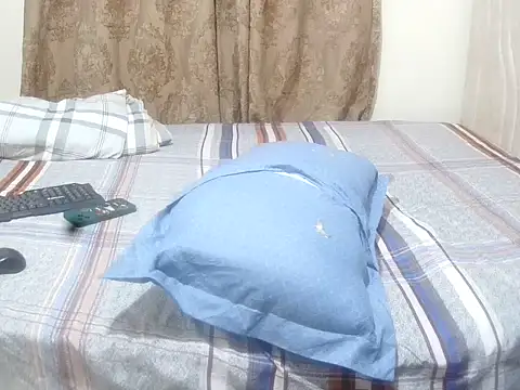 Snapshot of slender_sweet chatting on 10/09/25, 08:40 slender sweet online show from 10/09/25, 08:40