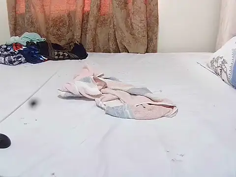 Snapshot of slender_sweet chatting on 11/23/25, 09:09 slender sweet online show from 11/23/25, 09:09