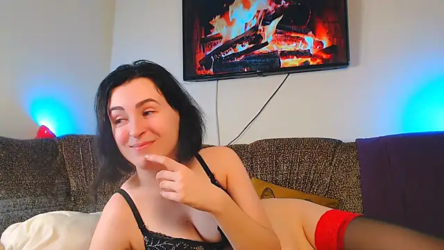 Caroline1995 online show from 01/06/25, 12:02