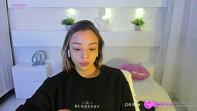 Snapshot of AliceRoss0 chatting on 02/07/25, 03:30 AliceRoss0 online show from 02/07/25, 03:30