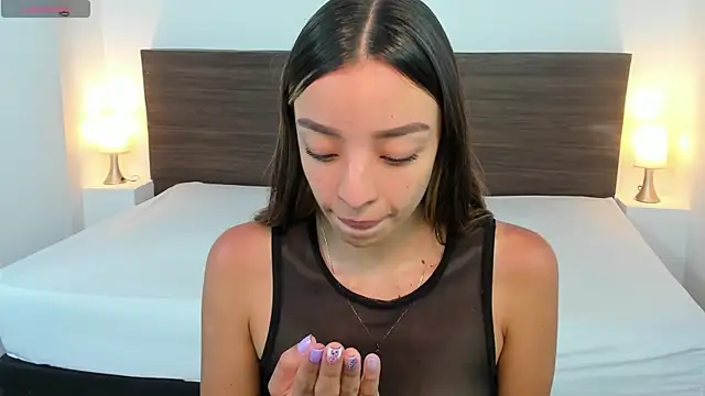 Snapshot of AliceRoss0 chatting on 03/04/25, 08:38 AliceRoss0 online show from 03/04/25, 08:38