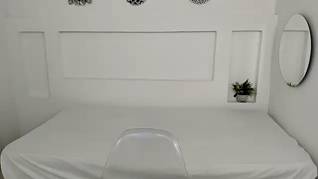 Snapshot of AliceRoss0 chatting on 03/15/25, 11:40 AliceRoss0 online show from 03/15/25, 11:40