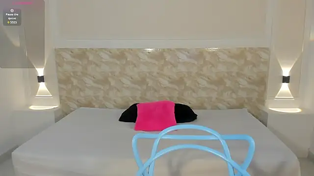 Snapshot of AliceRoss0 chatting on 10/21/25, 08:31 AliceRoss0 online show from 10/21/25, 08:31