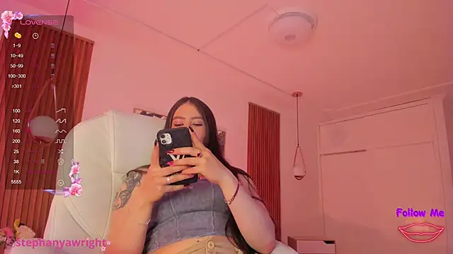 Snapshot of TiffanyWright chatting on 02/14/25, 01:18 TiffanyWright online show from 02/14/25, 01:18