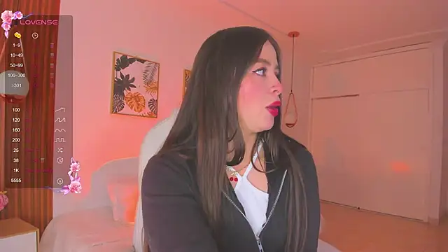 Snapshot of TiffanyWright chatting on 03/07/25, 12:45 TiffanyWright online show from 03/07/25, 12:45