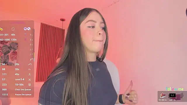 Snapshot of TiffanyWright chatting on 11/20/25, 01:33 TiffanyWright online show from 11/20/25, 01:33